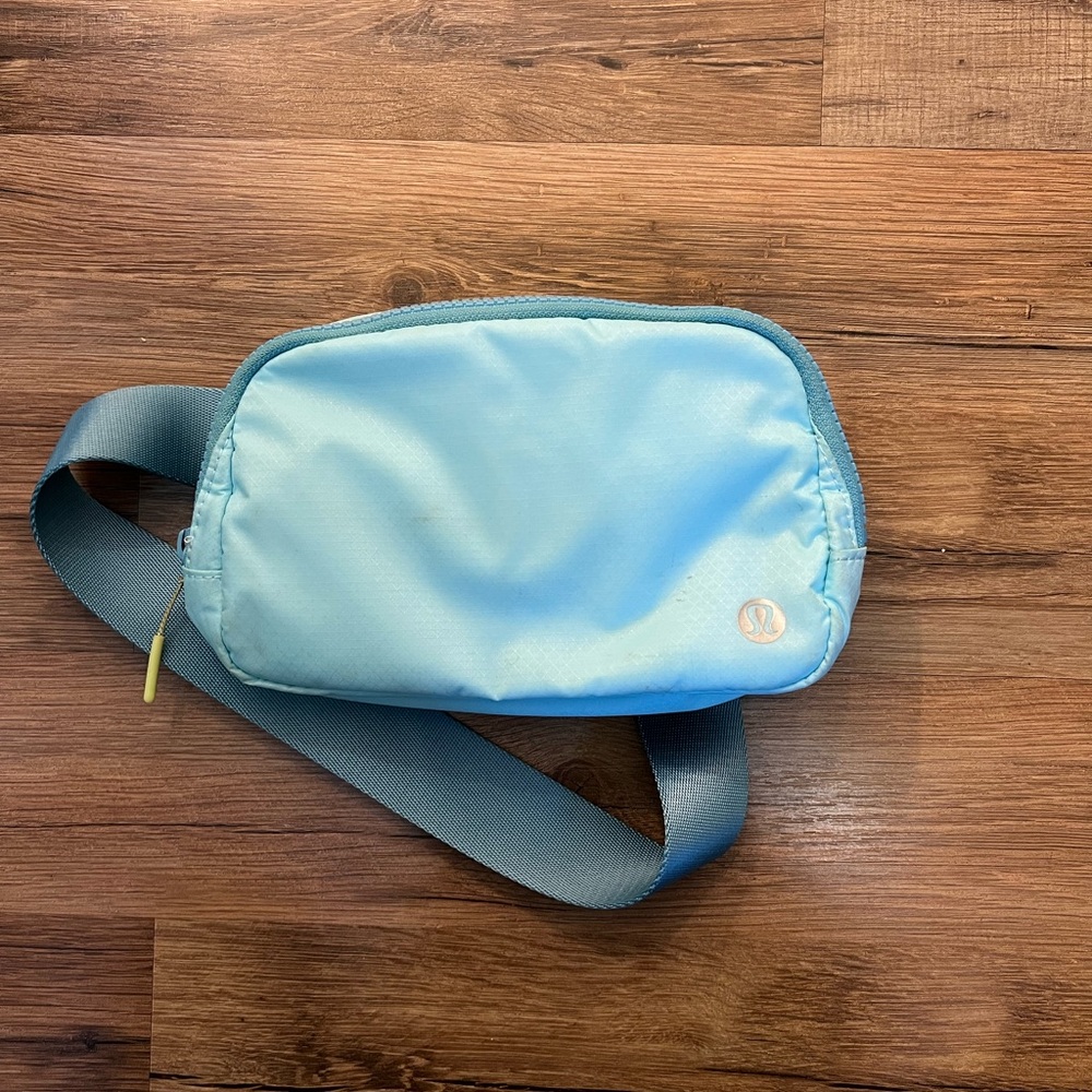 Lululemon belt bag